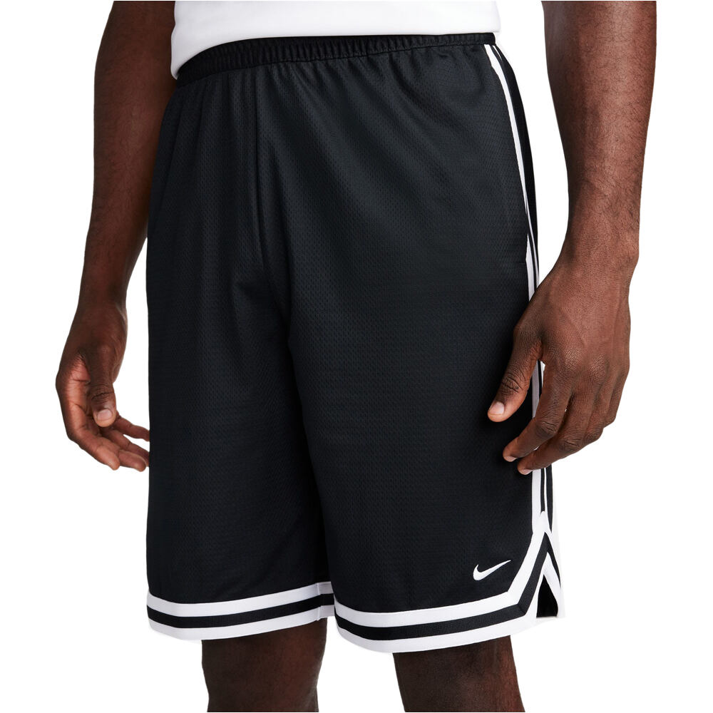Nike pantalón baloncesto M NK DF DNA 10IN SHORT vista frontal
