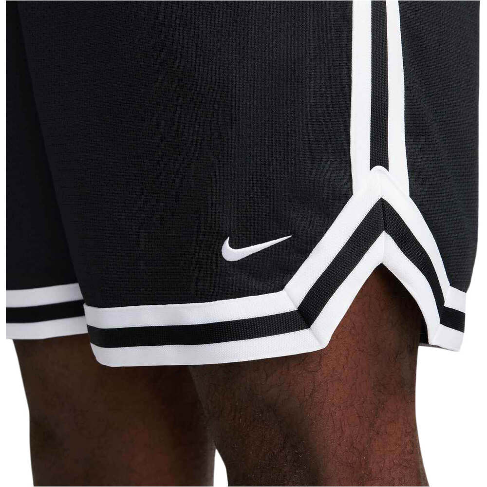 Nike pantalón baloncesto M NK DF DNA 6IN SHORT 06