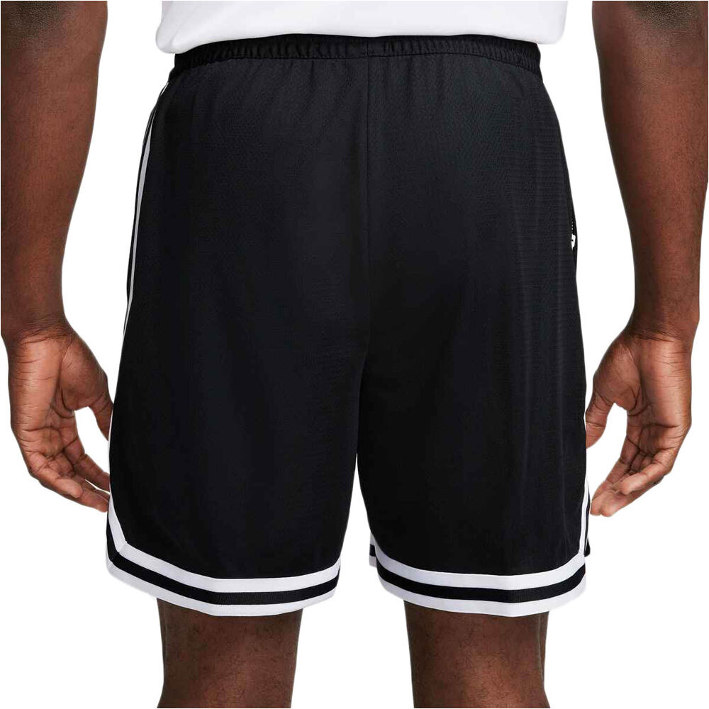Nike pantalón baloncesto M NK DF DNA 6IN SHORT vista trasera