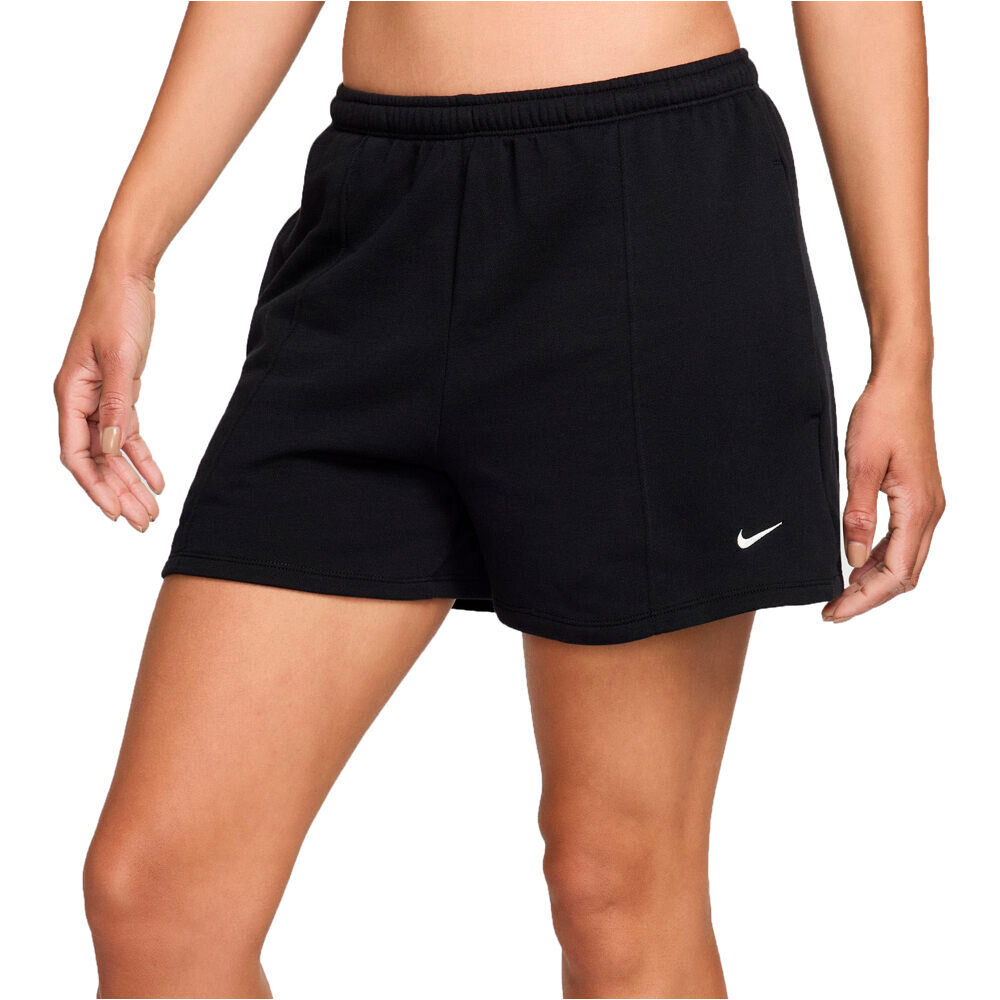 Nike pantalón corto deporte mujer W NSW NK CHLL FT MR 4IN SHORT vista frontal