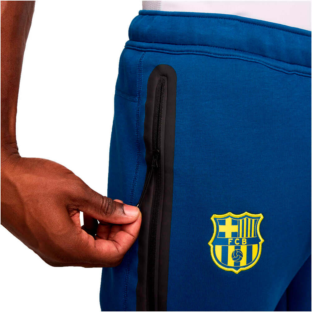 Nike pantalón hombre FCB MNSW TECH FLCJOGGERPANT SE 03