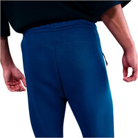 Nike pantalón hombre FCB MNSW TECH FLCJOGGERPANT SE vista detalle