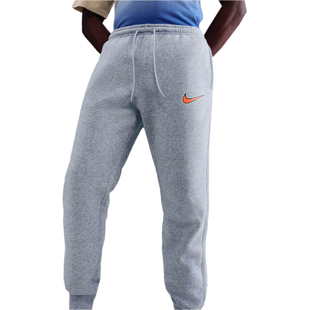 Nike pantalón hombre M NK CLUB BB JGGR NEO VARSITY vista detalle