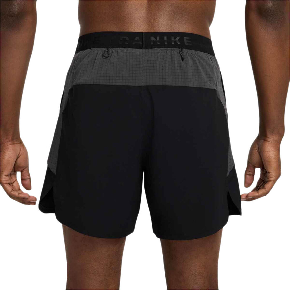 Nike pantalón running hombre M NK DF TRAIL 6IN BRF SHORT vista trasera