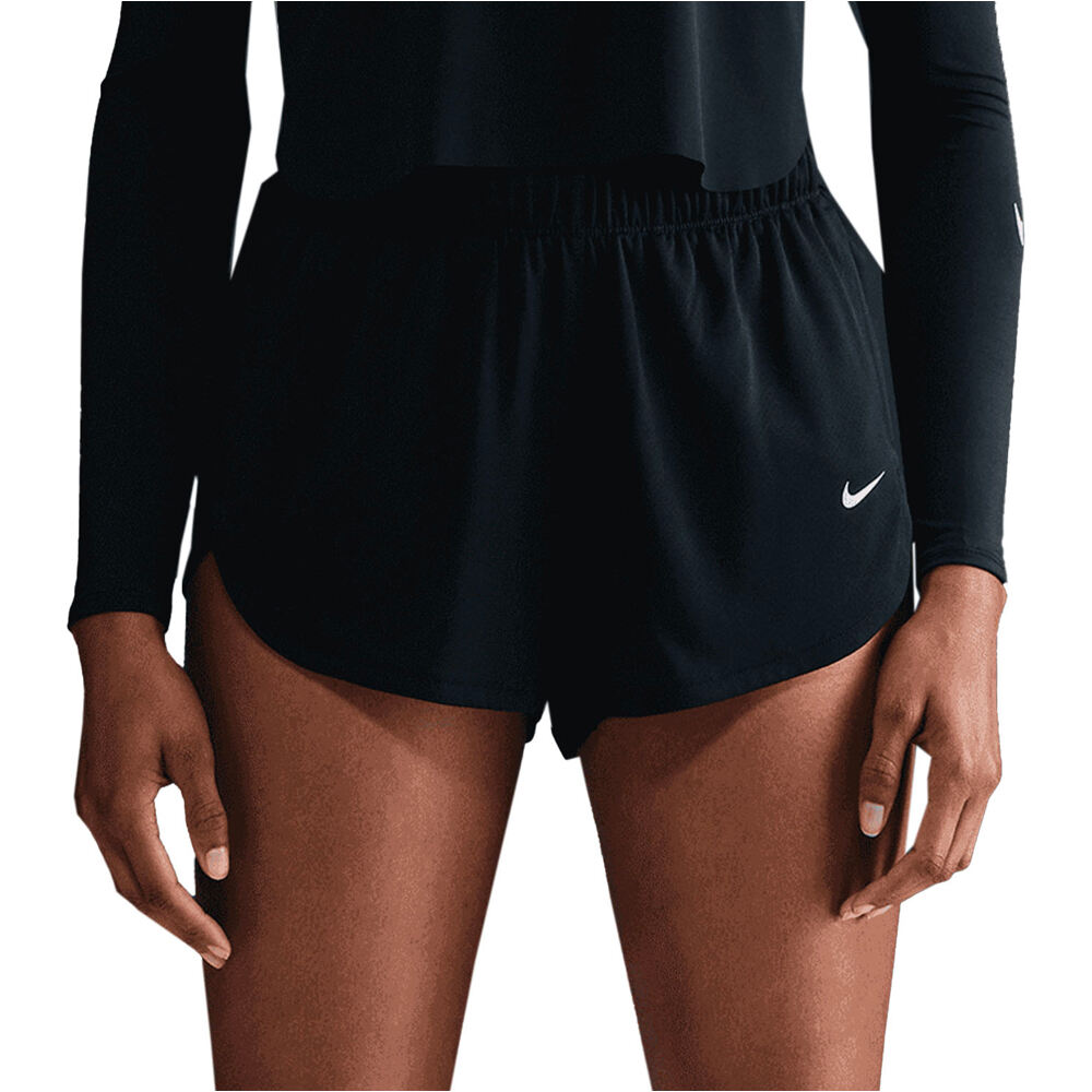Nike pantalón running mujer W NK DF RUN NVLT 2 BR SHRT vista frontal