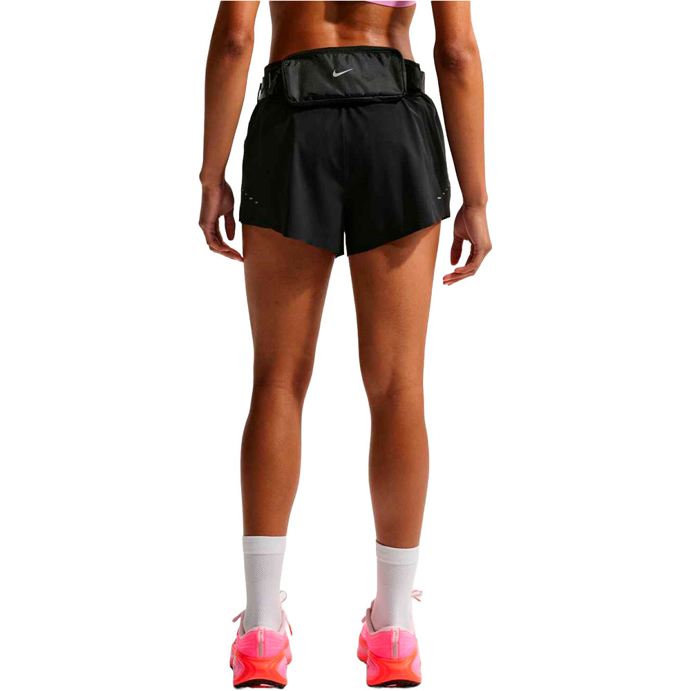 Nike pantalón running mujer W NK SWIFT NV BRTHE SHORT vista trasera