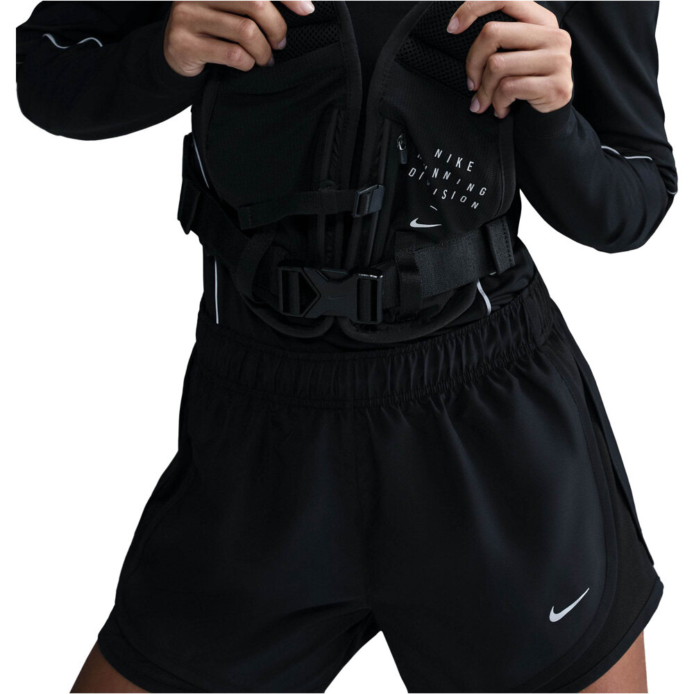 Nike pantalón running mujer W NK TEMPO DF MR 3 SHORT vista detalle