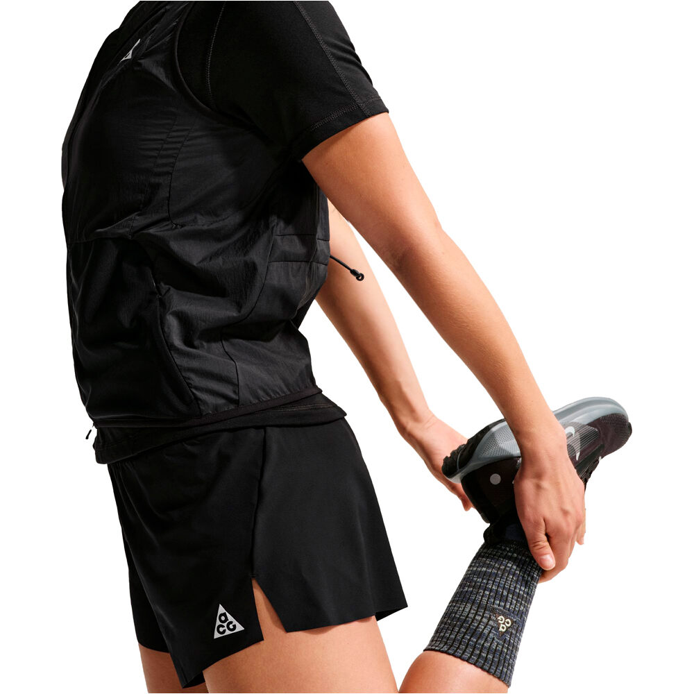 Nike pantalones cortos trail running mujer W ACG TRAIL DF MRBF 4IN SH 04