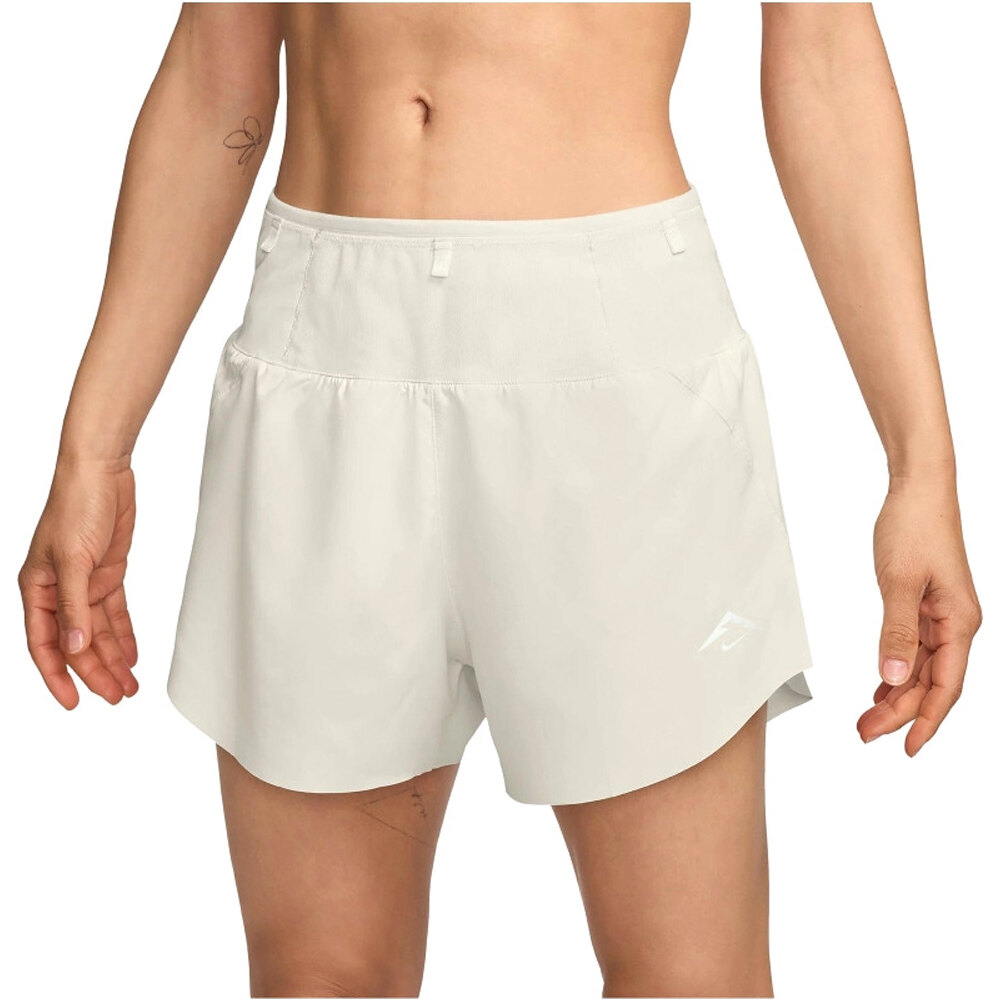Nike pantalones cortos trail running mujer W NK TRAIL DF MR 3IN BR SHRT vista frontal