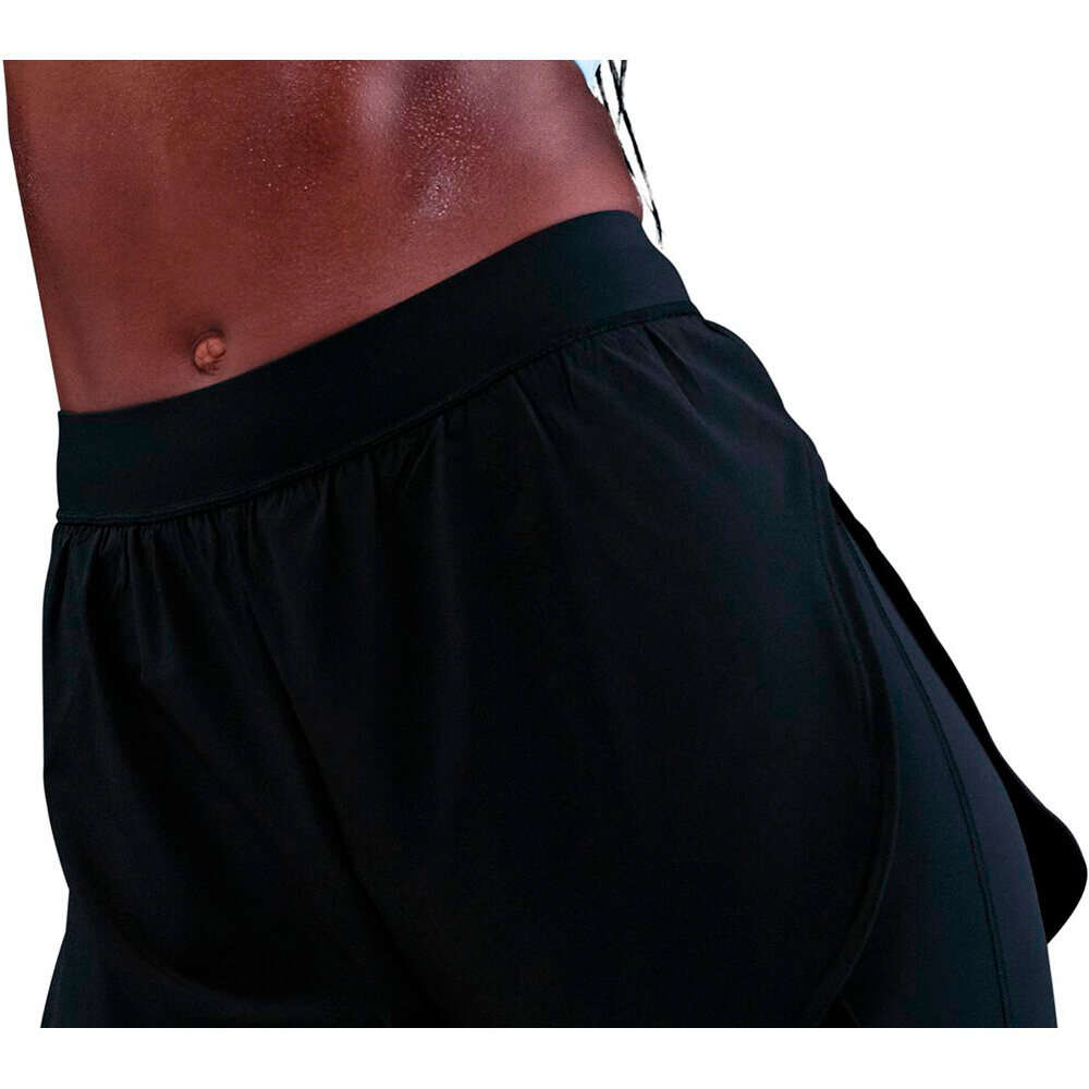 Nike pantalones y mallas cortas fitness mujer W NK DF UNVRSA 2IN1 SHORT vista detalle