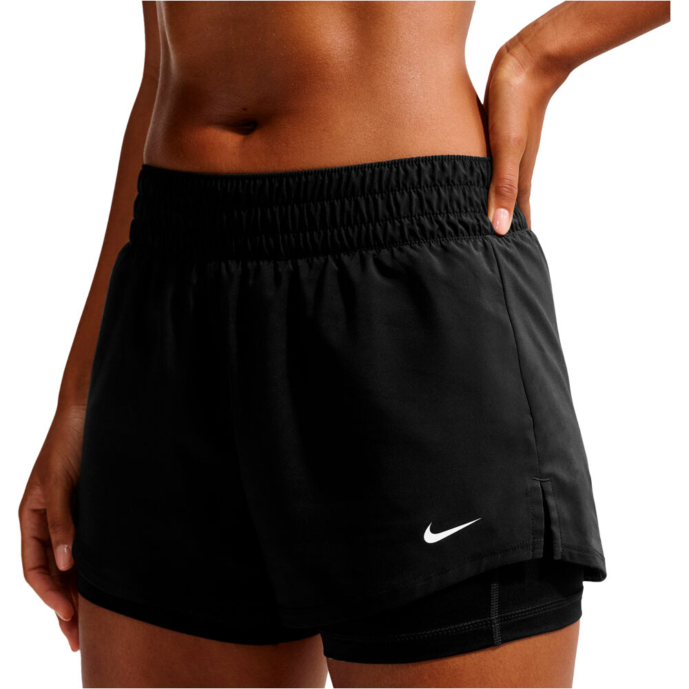 Nike pantalones y mallas cortas fitness mujer W NK ONE DF MR 3IN 2N1 SHORT vista frontal