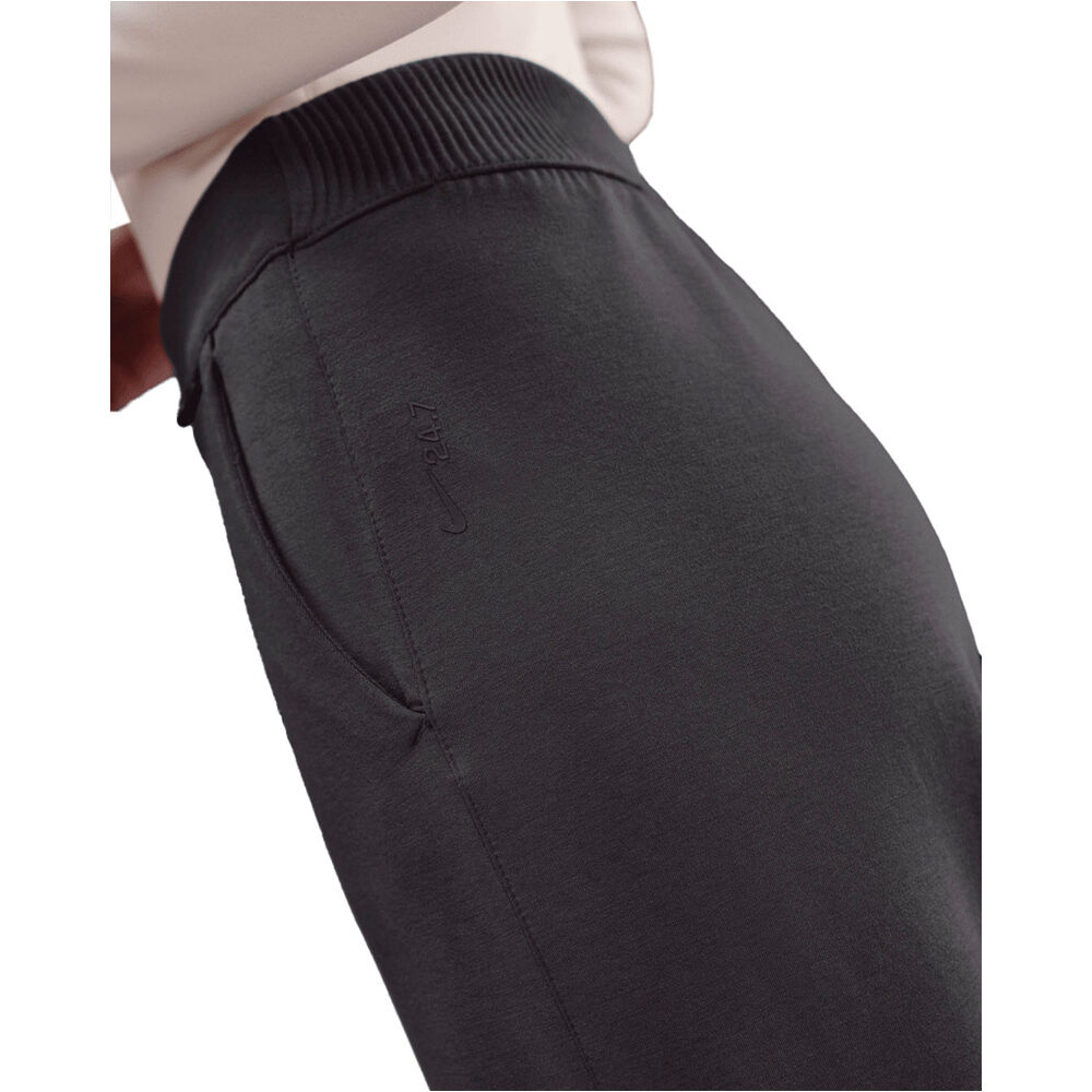 Nike pantalones y mallas largas fitness mujer W NK 24.7 DF FLARE PNT SFT KNT vista trasera