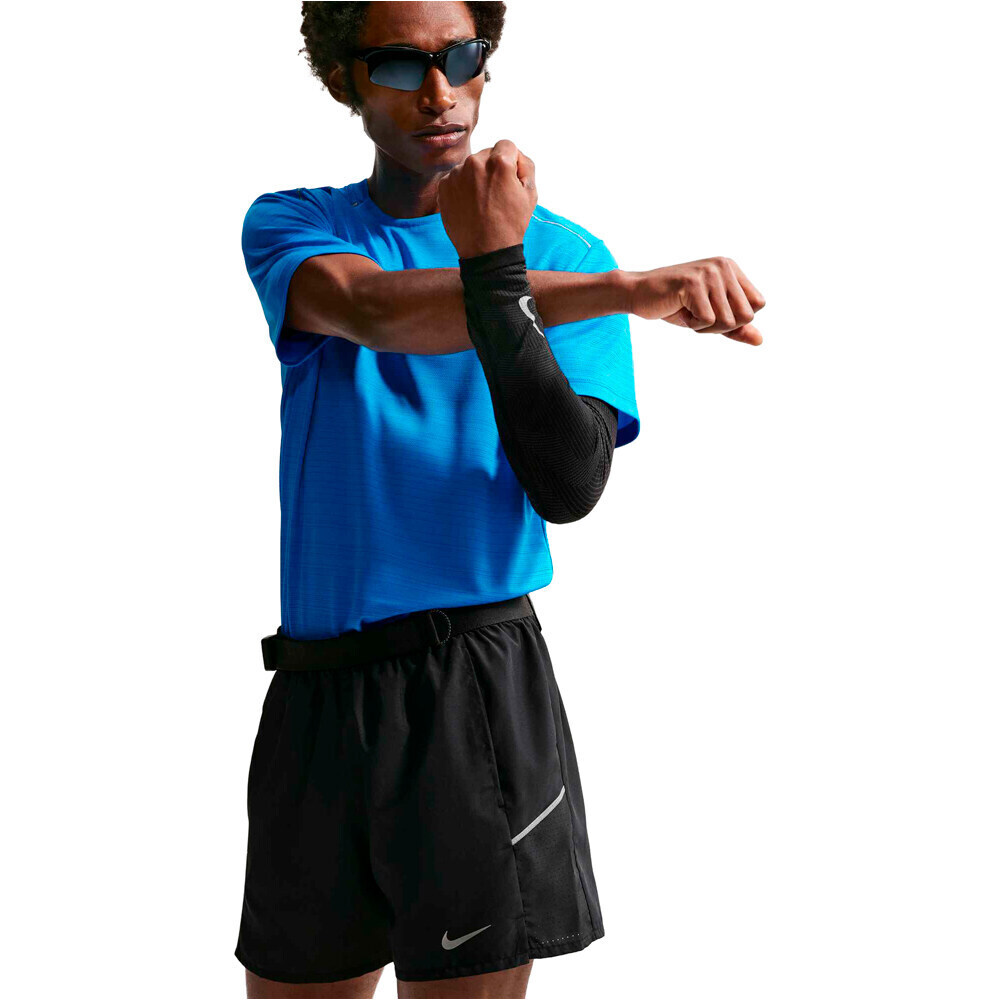 Nike pantaloneta técnica hombre M NK DF MILER 5BF SHORT 04