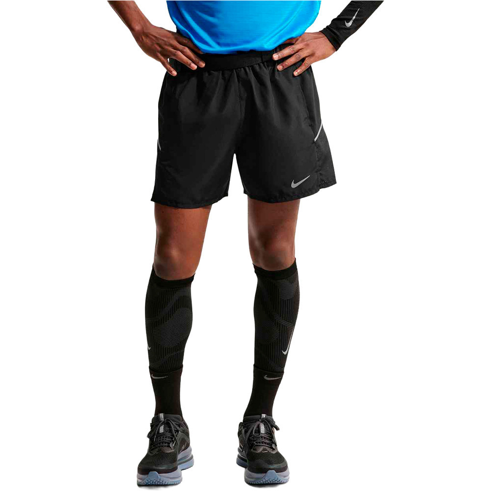 Nike pantaloneta técnica hombre M NK DF MILER 5BF SHORT vista frontal