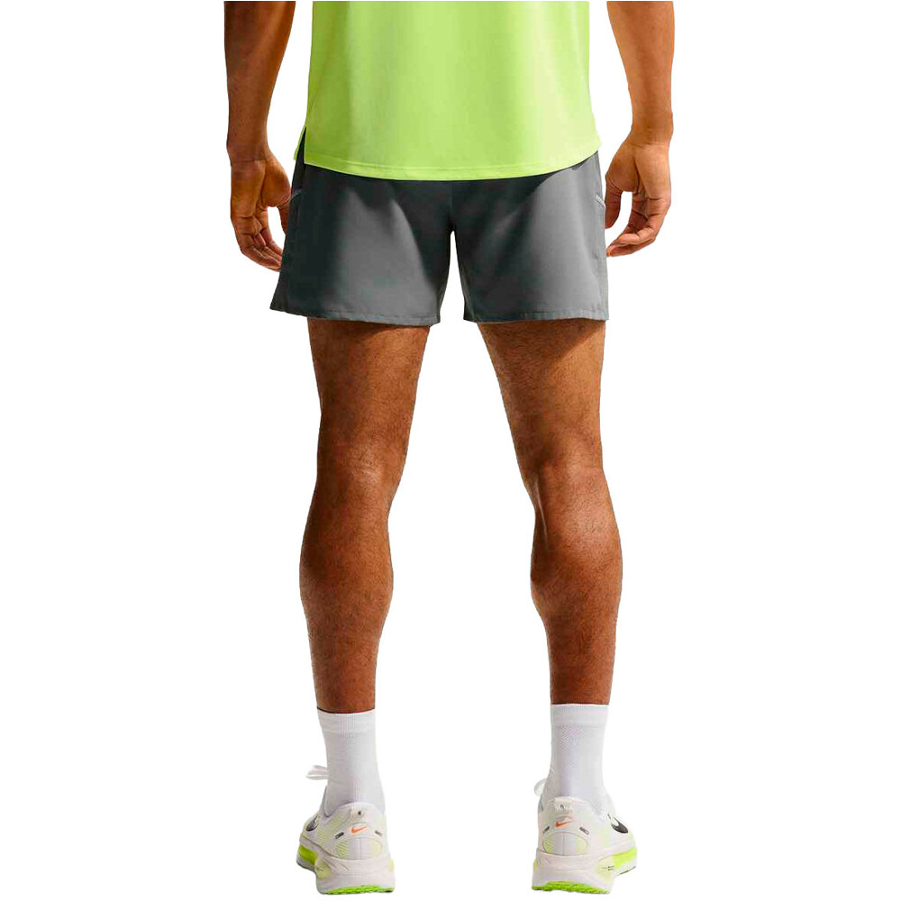 Nike pantaloneta técnica hombre M NK DF MILER 5IN 2IN1 SHORT vista trasera
