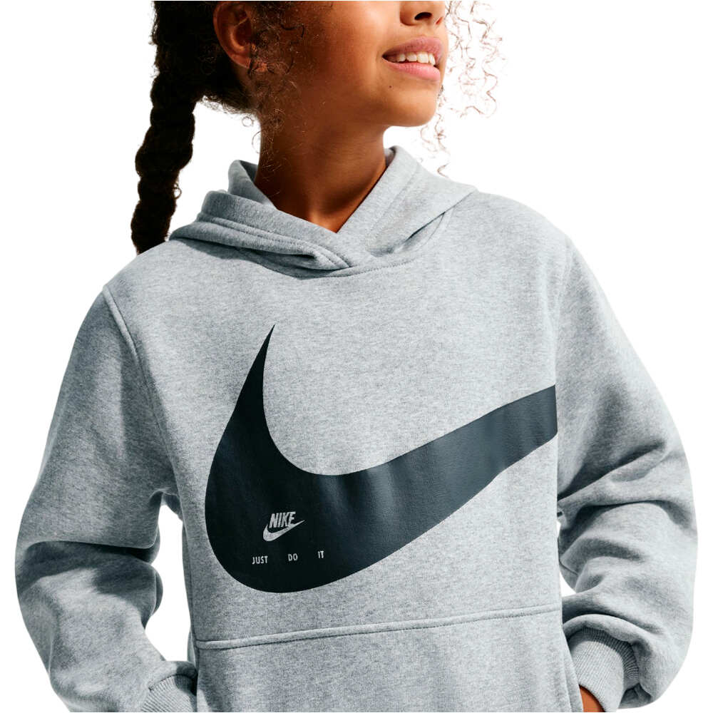 Nike sudadera niño K NSW CLUB BRND NRG TOP vista detalle