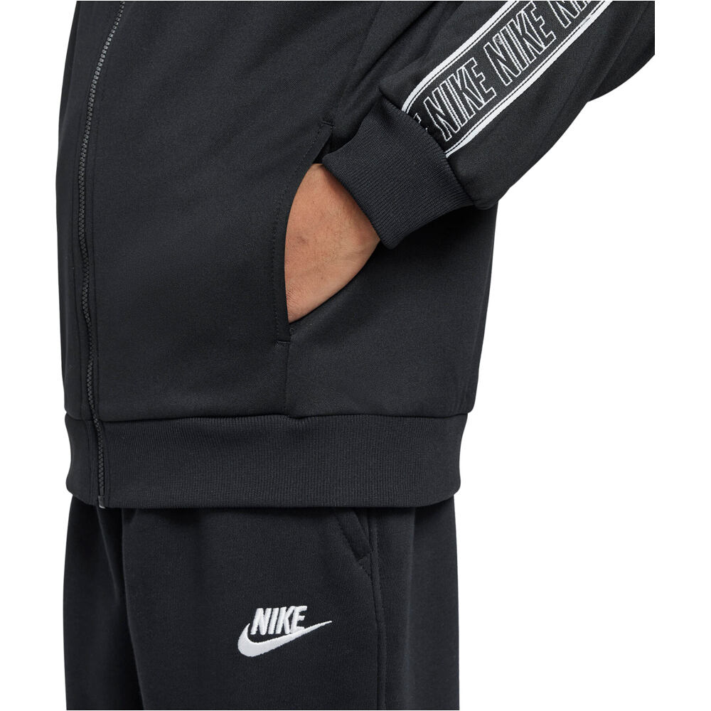 Nike sudadera niño K NSW DF CLUB+ POLY FZ HDY vista detalle