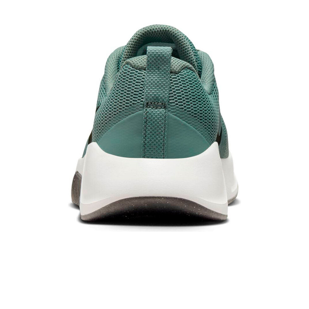 Nike zapatilla cross training hombre MC TRAINER 3 VENE vista trasera