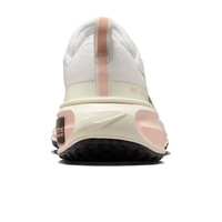 Nike zapatilla running mujer WMNS ZOOMX INVINCIBLE RUN FK 3 vista trasera