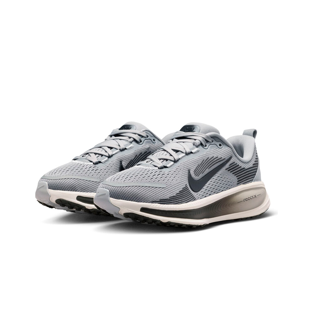 Nike zapatilla running niño NIKE VOMERO 18 (GS) vista trasera