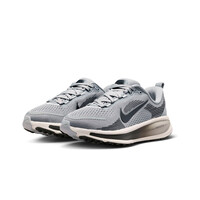 Nike zapatilla running niño NIKE VOMERO 18 (GS) vista trasera