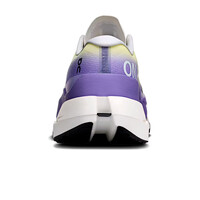 On zapatilla running hombre Cloudboom Max vista trasera