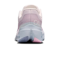 On zapatilla running mujer Cloudsurfer Next W vista trasera