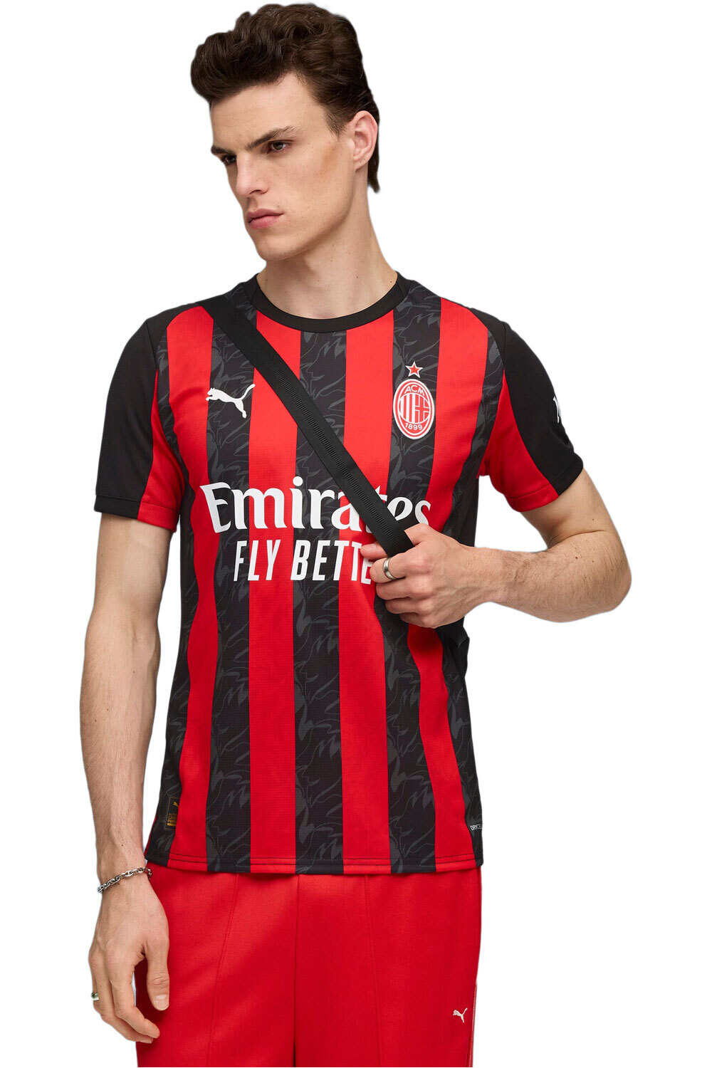 Puma camiseta de fútbol oficiales MILAN 26 HOME JERSEY NERO vista frontal