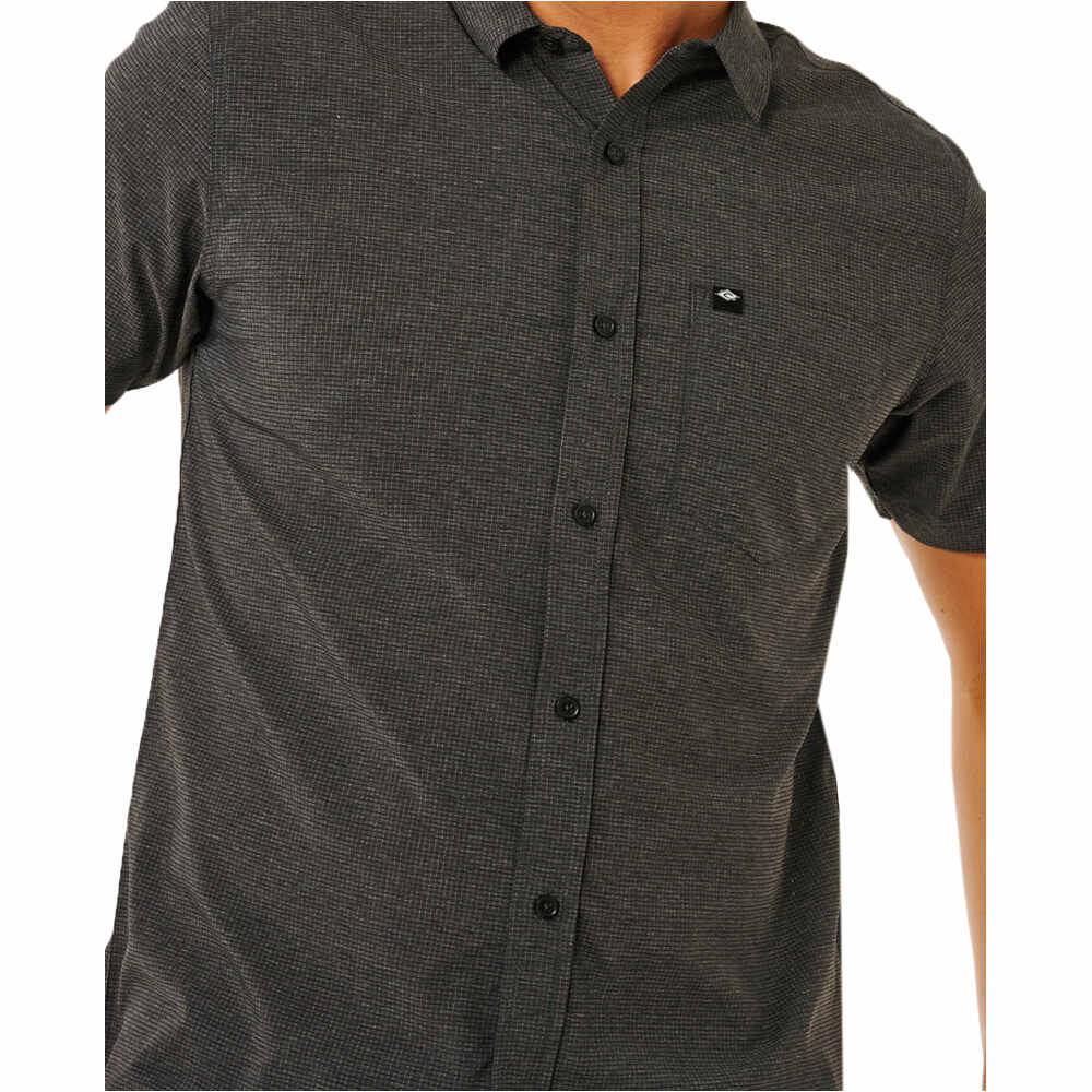 Rip Curl camisa manga corta hombre VAPORCOOL AEROTECH S/S SHIRT vista detalle