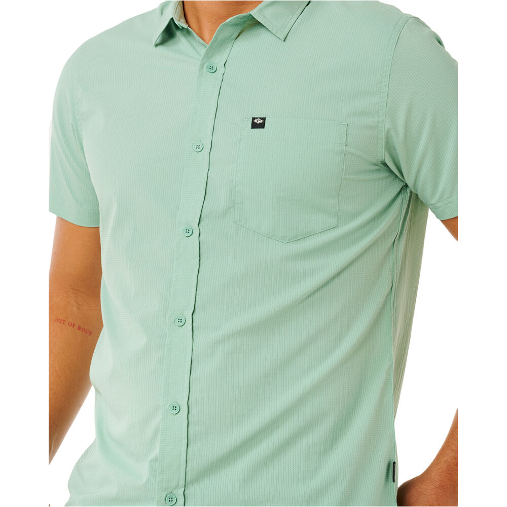 Rip Curl camisa manga corta hombre VAPORCOOL AEROTECH S/S SHIRT vista detalle
