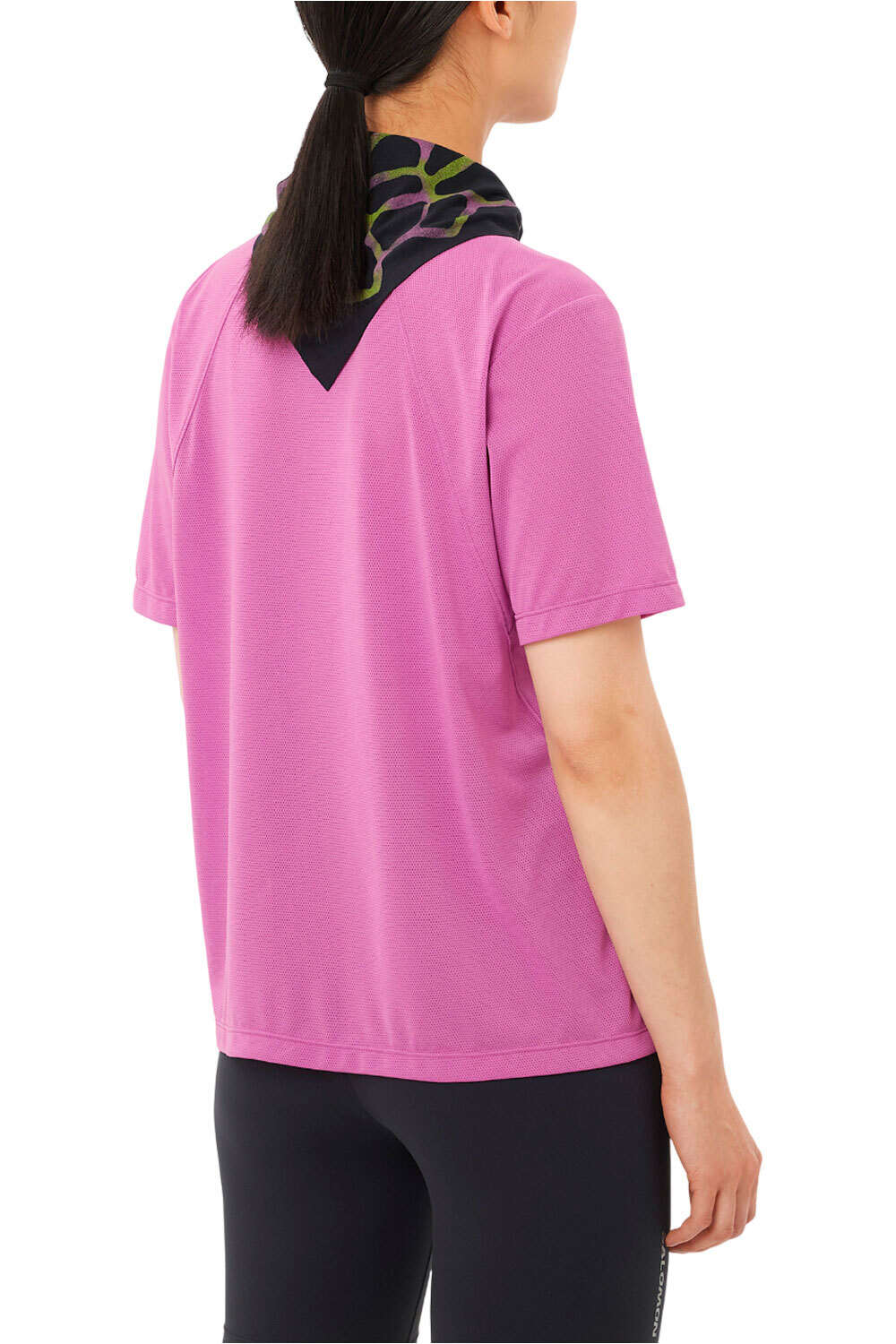 Salomon camiseta entrenamiento manga corta mujer SHKout CORE SS TEE W vista trasera