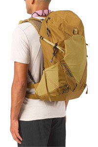 Salomon mochila montaña AEROTREK 30 01