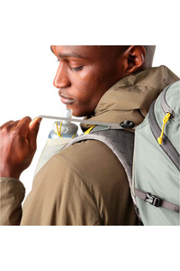 Salomon mochila montaña AEROTREK 30 03