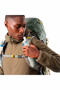 Salomon mochila montaña AEROTREK 40 02