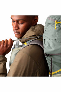 Salomon mochila montaña AEROTREK 40 03