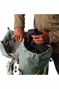 Salomon mochila montaña AEROTREK 40 05