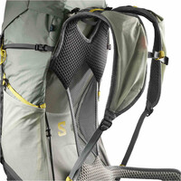 Salomon mochila montaña AEROTREK 40 09