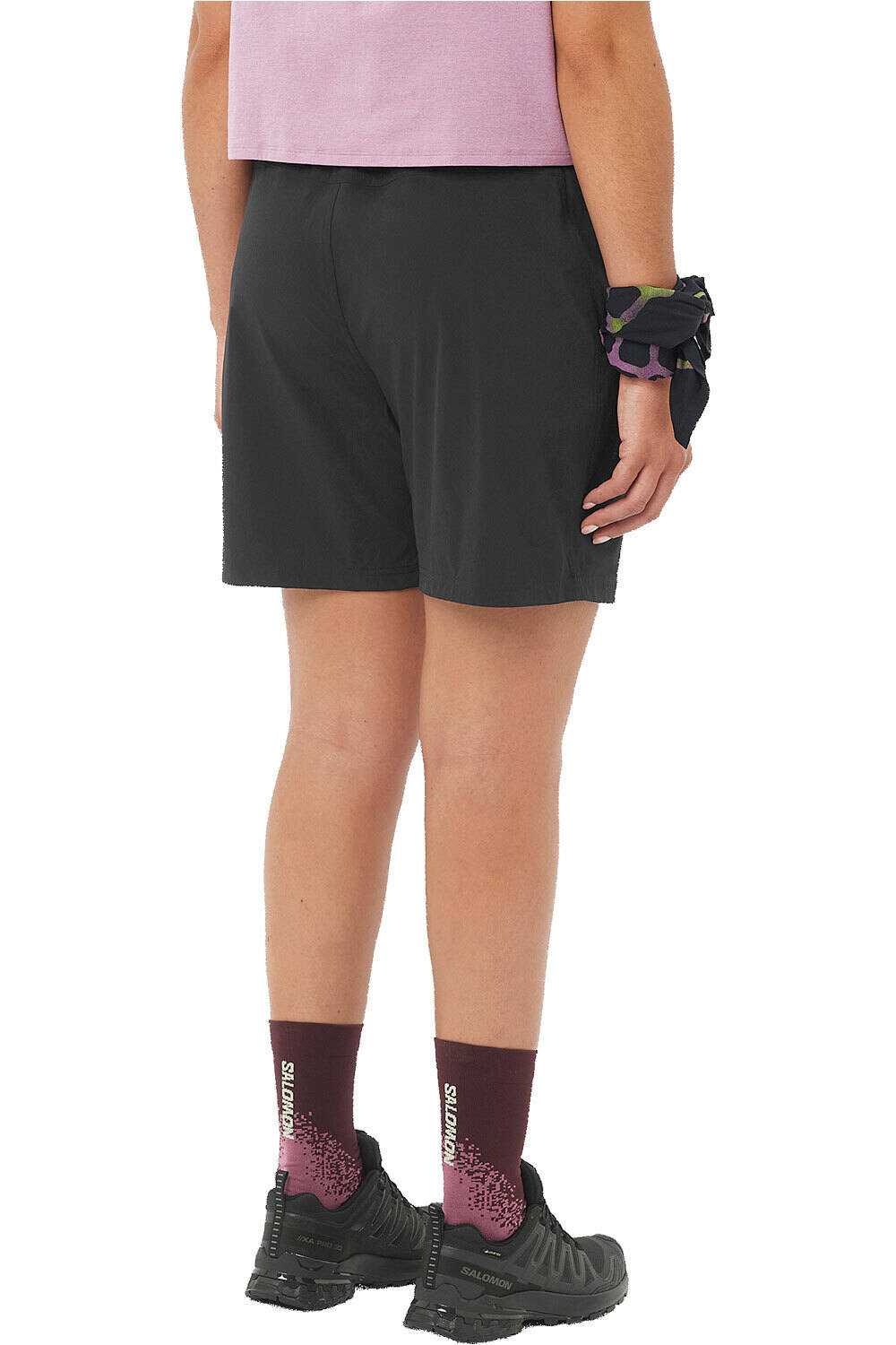 Salomon pantalón corto montaña mujer WAYFARER EASE 2.0 SHRT W vista trasera