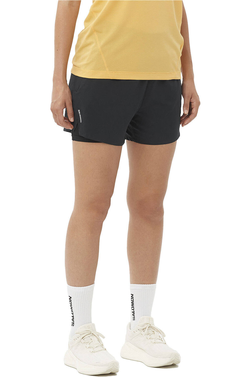 Salomon pantalones cortos trail running mujer SHKout CORE 2IN1 SHTS 4 W vista frontal