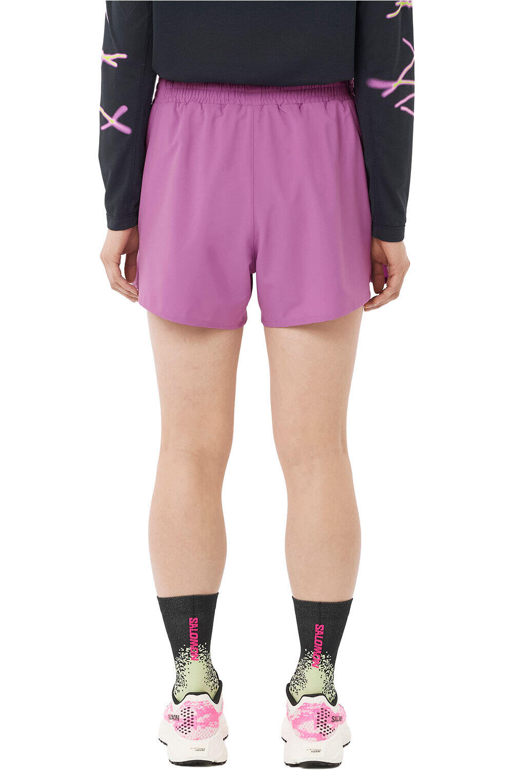 Salomon pantalones cortos trail running mujer SHKout CORE 2IN1 SHTS 4 W vista trasera