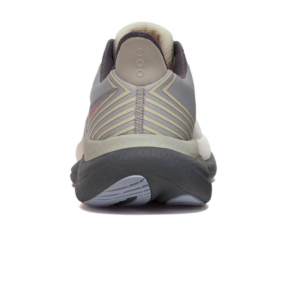 Saucony zapatilla running hombre TRIUMPH 23 vista trasera