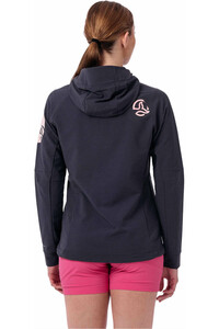 Ternua chaqueta softshell mujer TORSEN HARD HOOD JKT W vista detalle