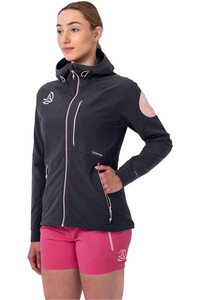 Ternua chaqueta softshell mujer TORSEN HARD HOOD JKT W vista trasera