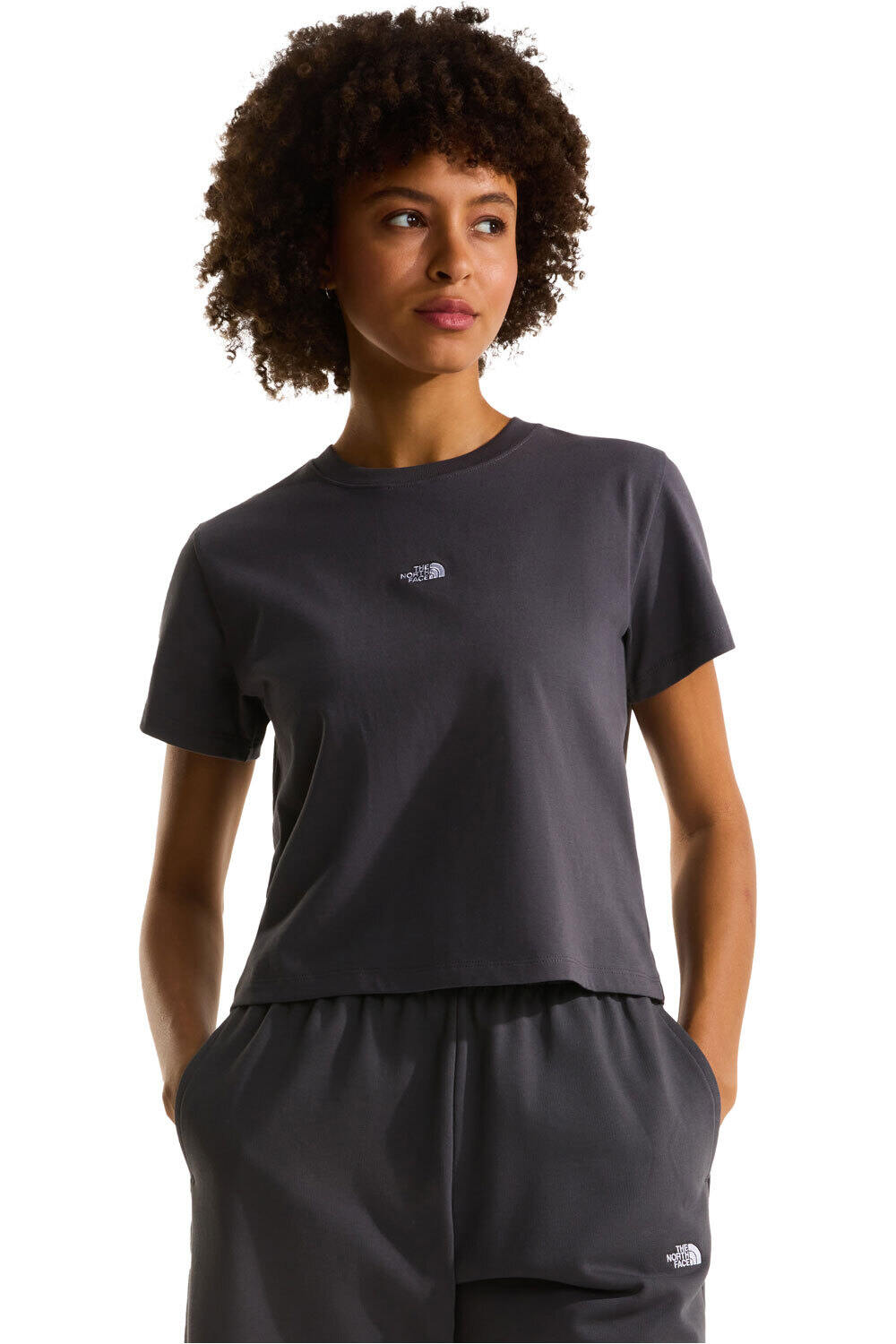 The North Face camiseta montaña manga corta mujer W ESSENTIAL REGULAR SHORT SLEEVE CUTIE T vista frontal