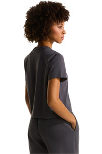 The North Face camiseta montaña manga corta mujer W ESSENTIAL REGULAR SHORT SLEEVE CUTIE T vista trasera