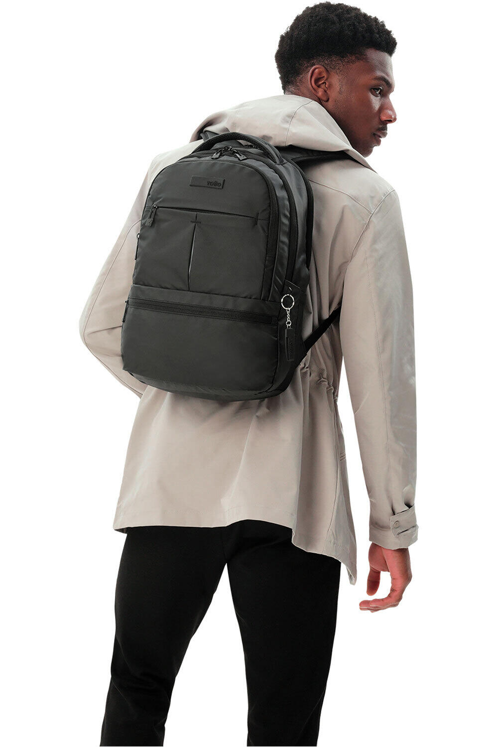 Totto mochila deporte MORRAL DAKI vista frontal